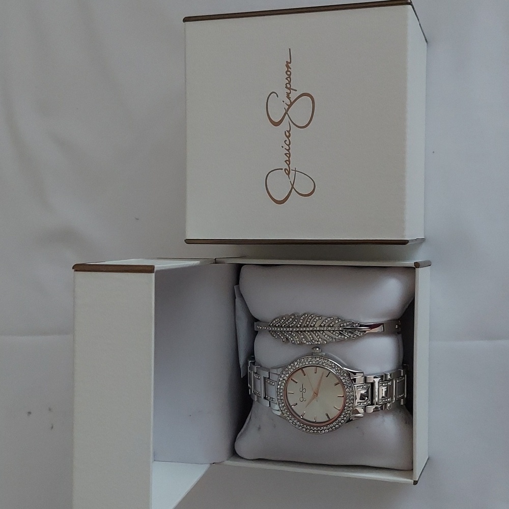 BRAND NEW Jessica Simpson Crystal-Accented Watch and Feather Bangle Set - Silver